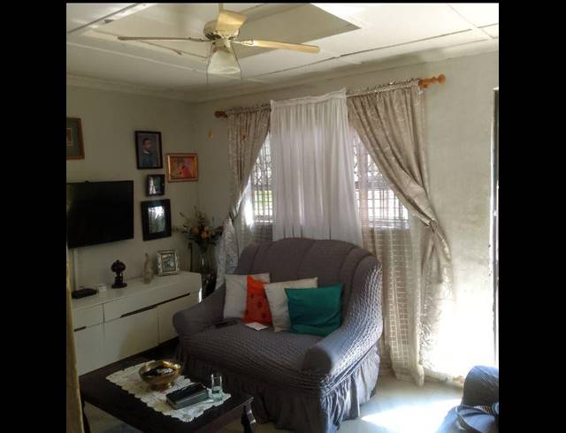 4 BEDROOM HOUSE FOR SALE IN UMLAZI K